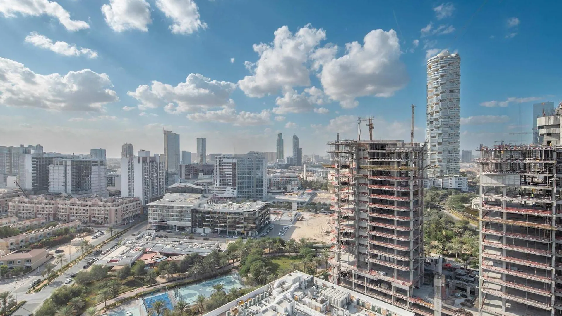 Frank Porter - Regina Tower Dubai